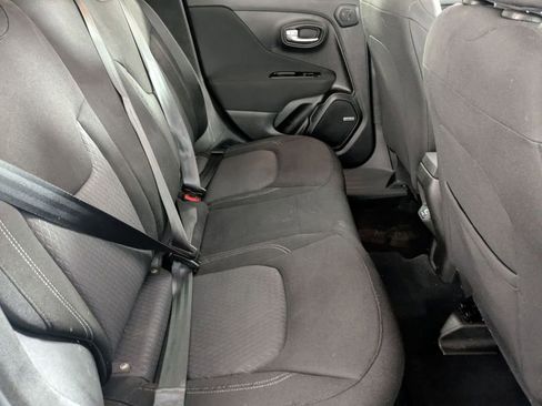 Used 2021 Jeep Renegade Latitude w/ Sun & Sound Group image 28