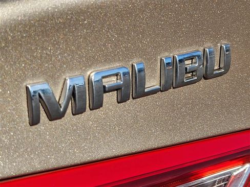 Used 2022 Chevrolet Malibu LS image 12