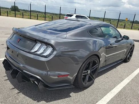 Used 2018 Ford Mustang GT Premium w/ GT Performance Package RWD image 4