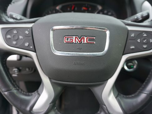 Used 2022 GMC Terrain SLT image 8