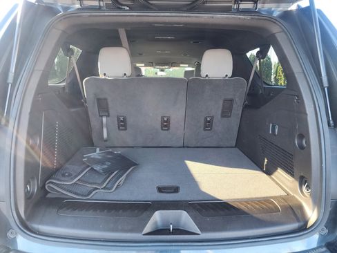 Used 2021 Chevrolet Suburban LS image 11