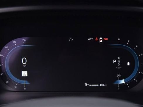 Used 2023 Volvo XC40 B5 Core image 12