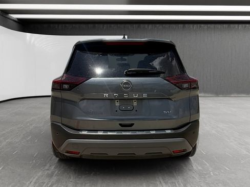 Used 2023 Nissan Rogue SV FWD image 4