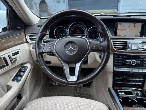 Used 2014 Mercedes-Benz E 350 4MATIC Sedan image 18