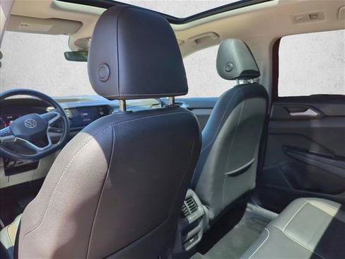 Used 2022 Volkswagen Taos SEL w/ Panoramic Sunroof Package FWD image 30