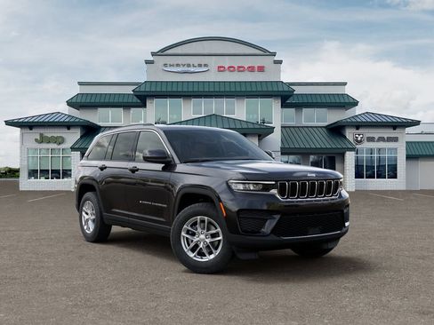 Used 2026 Jeep Grand Cherokee Laredo X AWD/4WD image 5