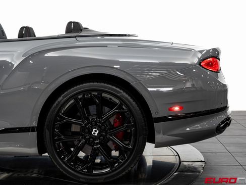 Used 2023 Bentley Continental GT Mulliner image 16