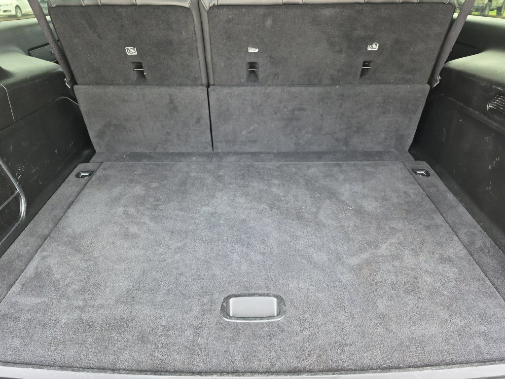 Used 2024 Jeep Wagoneer L Series II w/ Flexible Seating Group AWD/4WD image 7
