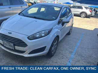 Used 2015 Ford Fiesta SE image 1