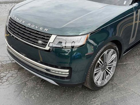 Used 2023 Land Rover Range Rover Long Wheelbase SE image 6