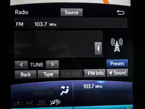Used 2021 Toyota Prius Prime XLE FWD image 27