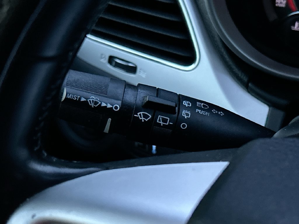 Used 2018 Dodge Journey SXT w/ Connectivity Group FWD image 17