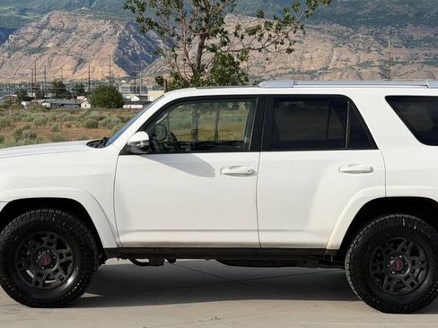 Used 2016 Toyota 4Runner SR5 Premium AWD/4WD image 4