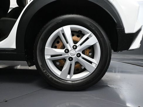 Used 2021 Nissan Kicks S image 13