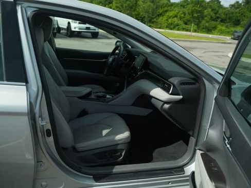 Used 2024 Toyota Camry XSE FWD image 18