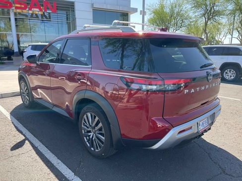 Used 2022 Nissan Pathfinder SL w/ SL Premium Package AWD/4WD image 4