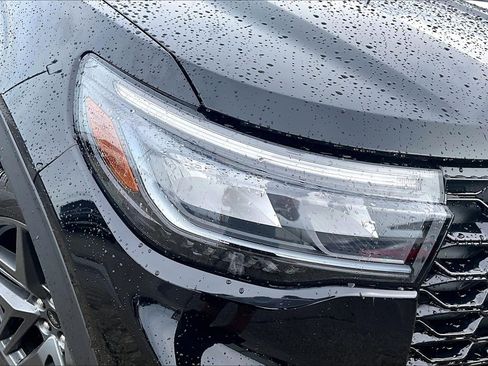 Used 2025 Ford Explorer ST image 28