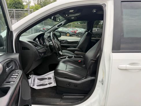 Used 2019 Dodge Grand Caravan GT FWD image 23