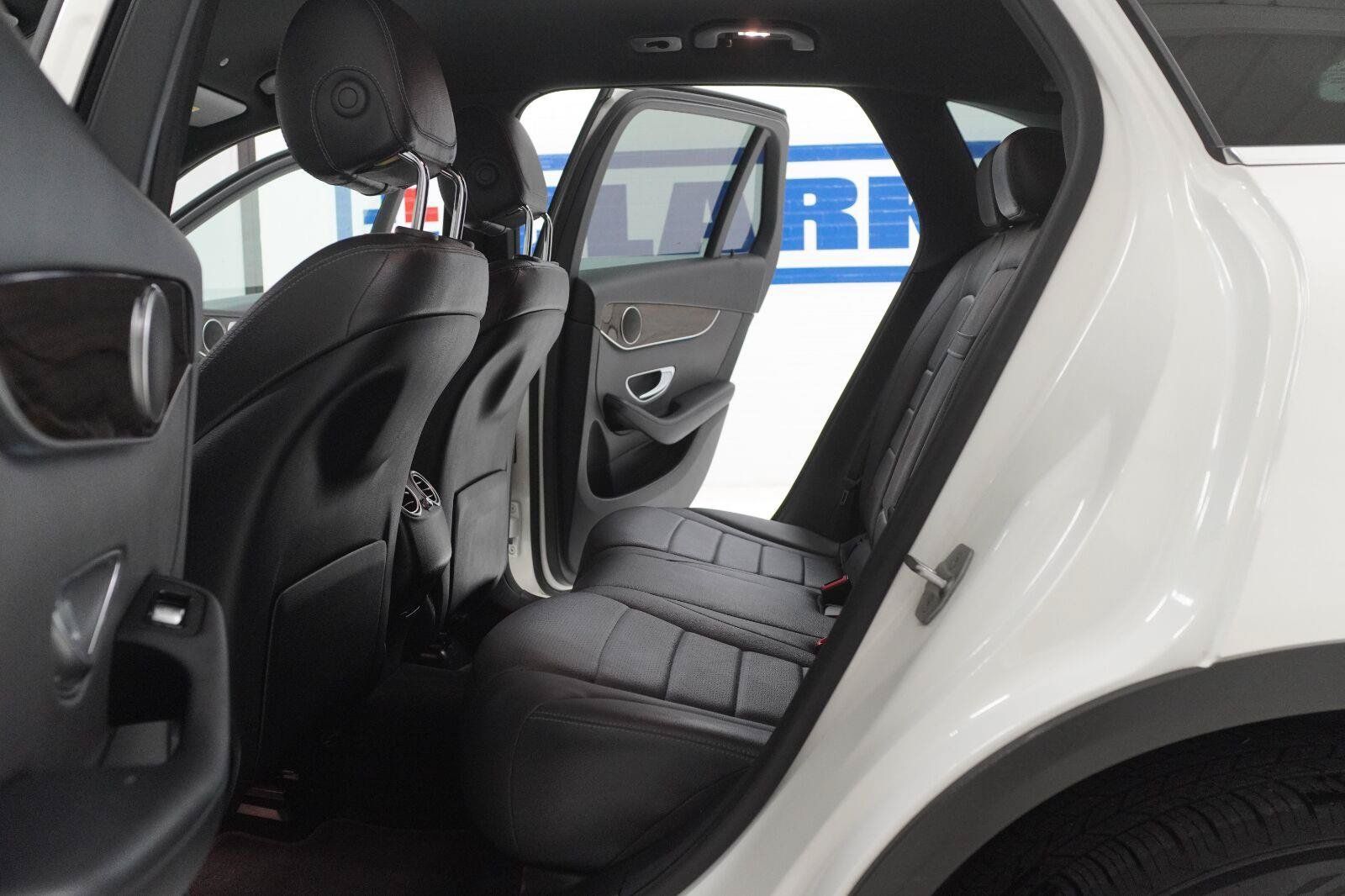 Used 2021 Mercedes-Benz GLC 300 image 25