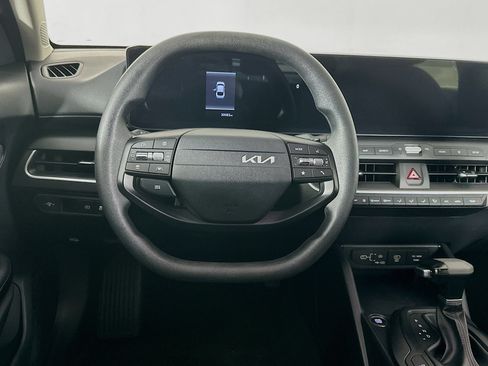 Used 2025 Kia K4 FWD image 18