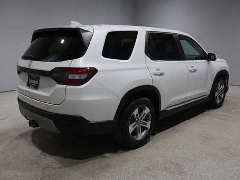 Used 2024 Honda Pilot EX-L image 2