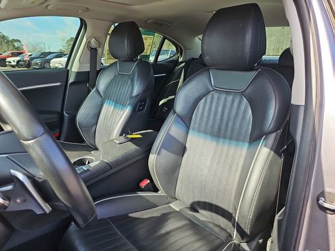 Used 2020 Genesis G70 3.3T image 18