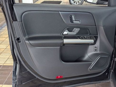 Used 2025 Mercedes-Benz GLA 250 image 9