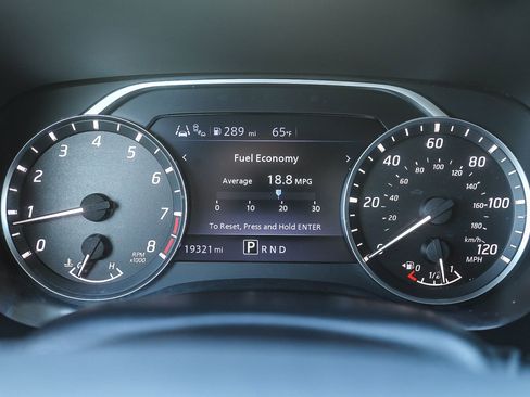 Used 2022 Nissan Frontier SV w/ Technology Package image 24