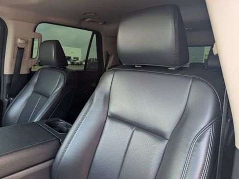 Used 2024 Ford Expedition XLT RWD image 10