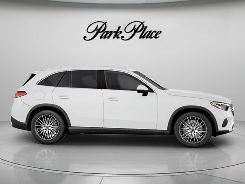 Used 2026 Mercedes-Benz GLC 300 image 29