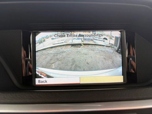 Used 2010 Mercedes-Benz E 550 4MATIC Sedan image 32