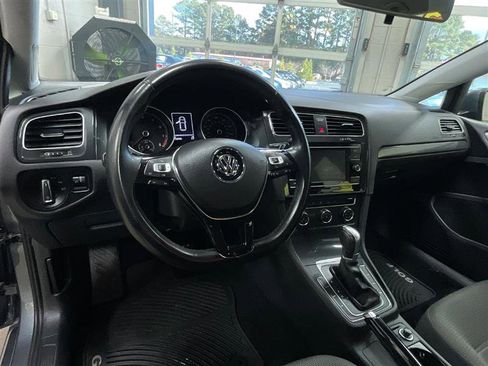 Used 2018 Volkswagen Golf S image 13