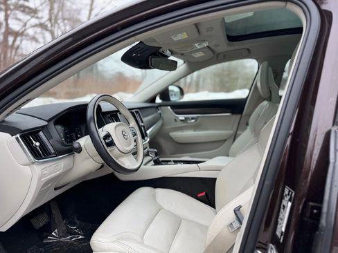 Used 2018 Volvo V90 T5 Cross Country w/ Protection Package Premier image 9