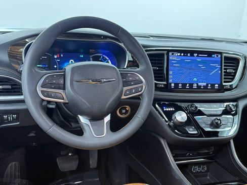 Used 2022 Chrysler Pacifica Pinnacle image 36