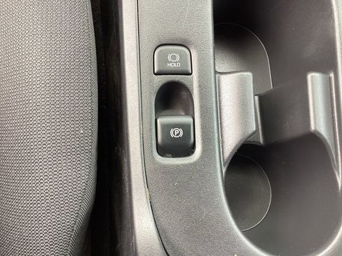 Used 2025 Toyota Corolla LE image 25