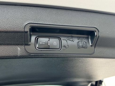 Used 2023 Ford Explorer XLT w/ Equipment Group 202A image 34