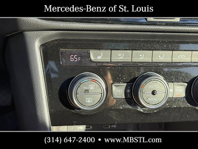 Used 2024 Volkswagen Taos SE w/ Panoramic Sunroof Package FWD image 24