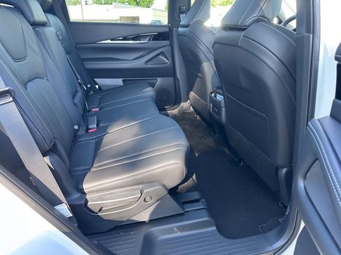 Certified 2025 INFINITI QX60 Pure image 32