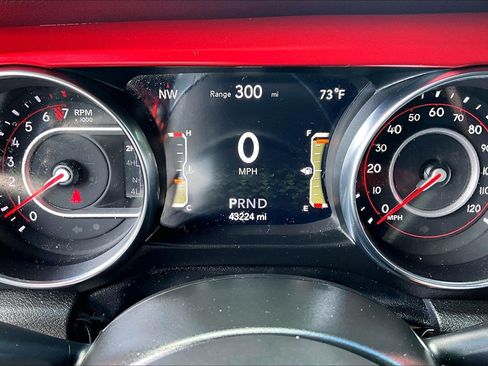 Used 2022 Jeep Wrangler Unlimited Rubicon AWD/4WD image 15