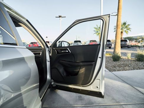 Used 2024 Mitsubishi Outlander SE image 8