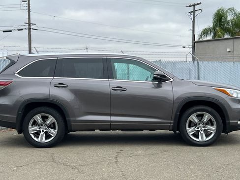 Used 2014 Toyota Highlander Limited AWD/4WD image 6