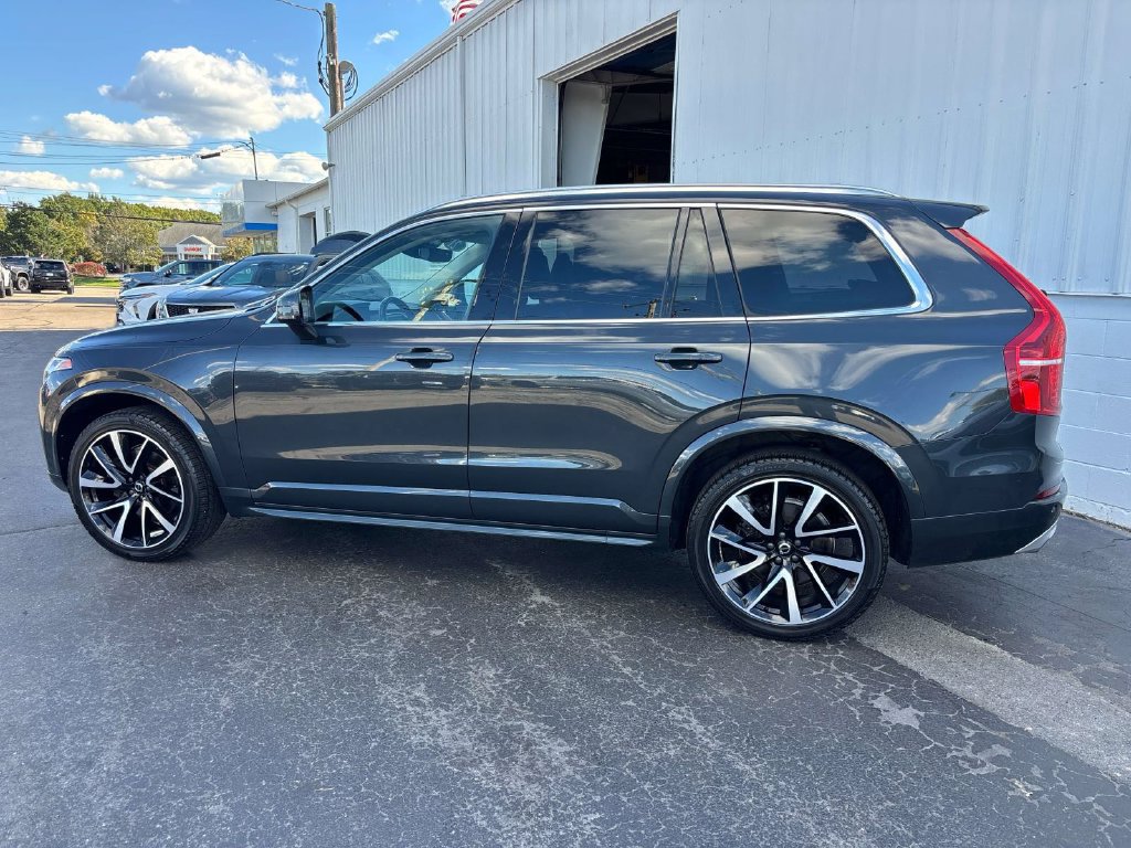 Used 2021 Volvo XC90 T6 Momentum w/ Climate Package AWD/4WD image 3