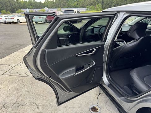 Used 2023 Kia EV6 Wind RWD image 8