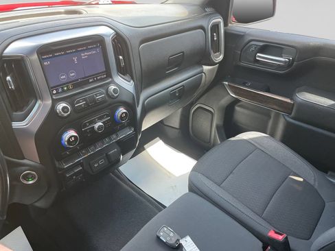 Used 2019 GMC Sierra 1500 SLE w/ SLE Value Package AWD/4WD image 32