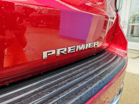 Used 2023 Chevrolet Tahoe Premier AWD/4WD image 17