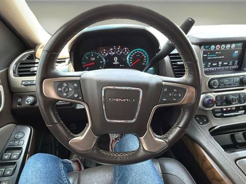 Used 2019 GMC Yukon Denali w/ Denali Ultimate Package image 8