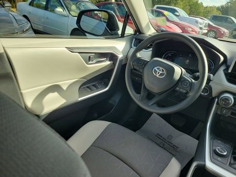 Used 2024 Toyota RAV4 XLE image 7