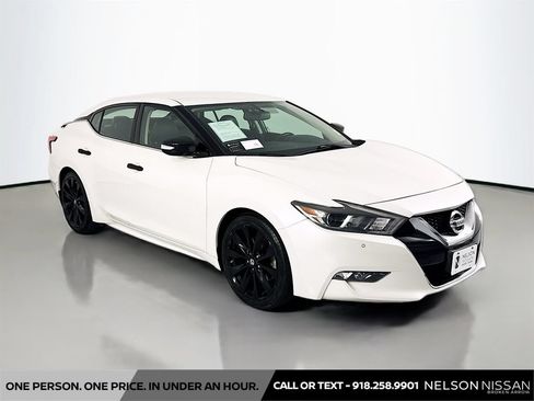 Certified 2017 Nissan Maxima SR w/ Midnight Edition FWD image 3