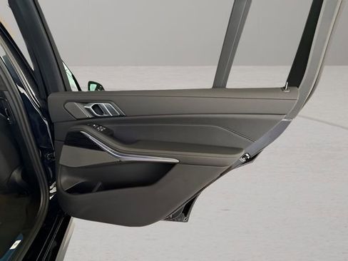 Certified 2026 BMW X7 xDrive40i w/ M Sport Package image 28