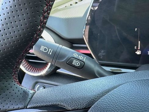 Used 2025 Chevrolet Trax RS w/ Driver Confidence Package image 12